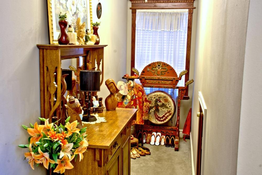 Big Yellow Inn Image 35