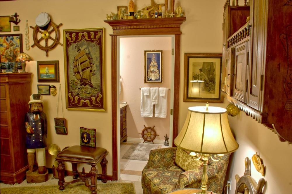 Big Yellow Inn Image 45